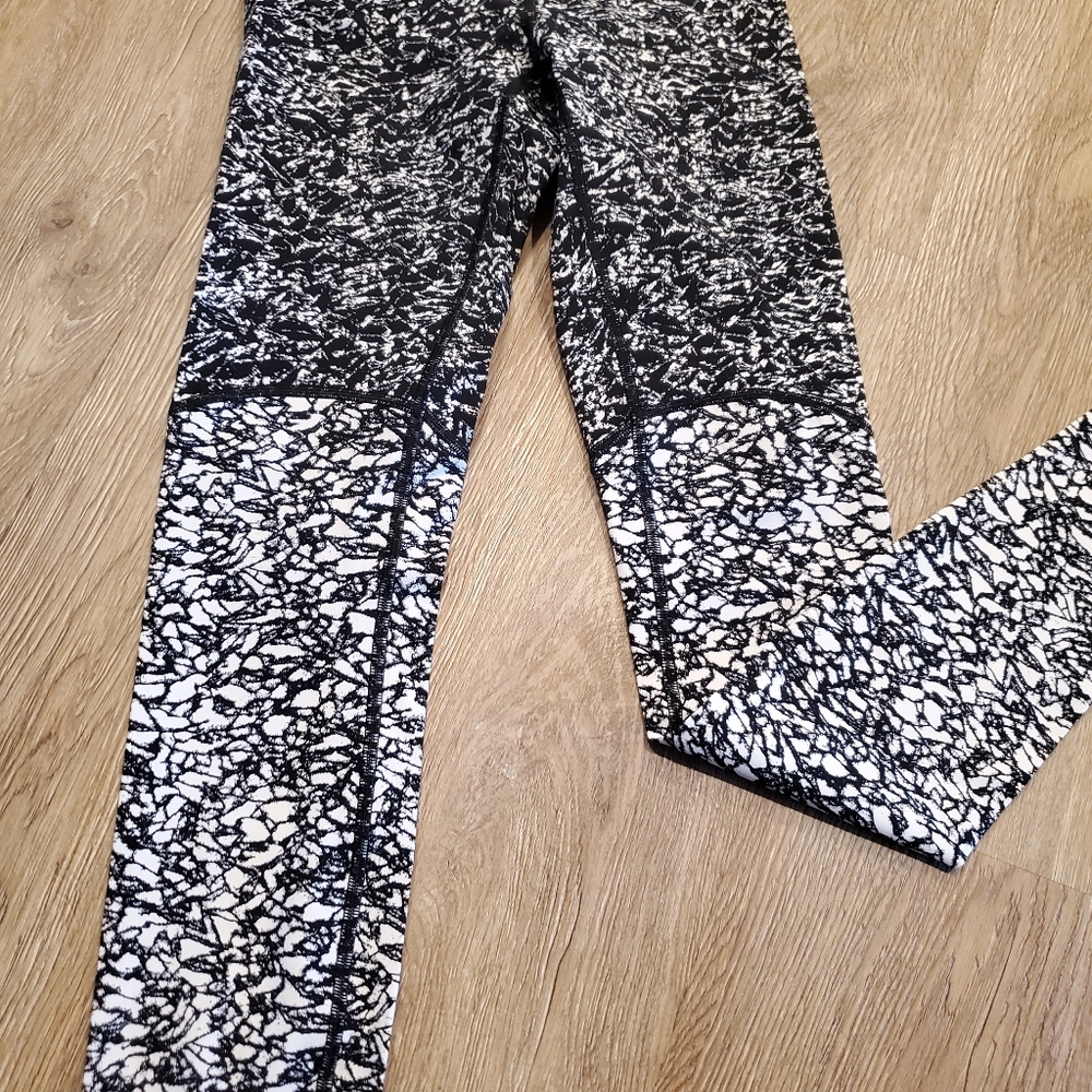 LuLuLemon 🍋 High Waisted Full Length Leggings - Picture 3 of 8